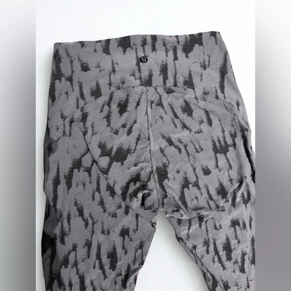 Lululemon InStill High-Rise Tight Activewear Leggings 25” Size 4 - Picture 8 of 9